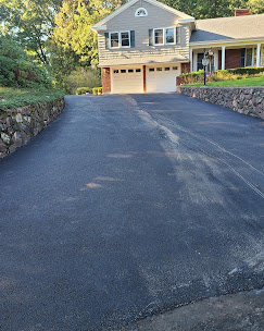 Finished asphalt driveway